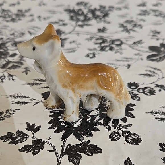 Other - Ceramic Dog Figurine - Brown and White. So6